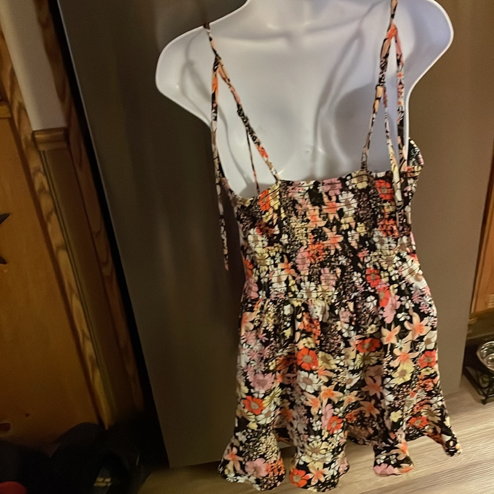 🚫SOLD🚫 2 Multi-Color Floral Rompers 🌸💙🧡🌻🌼 - Picture 4 of 17